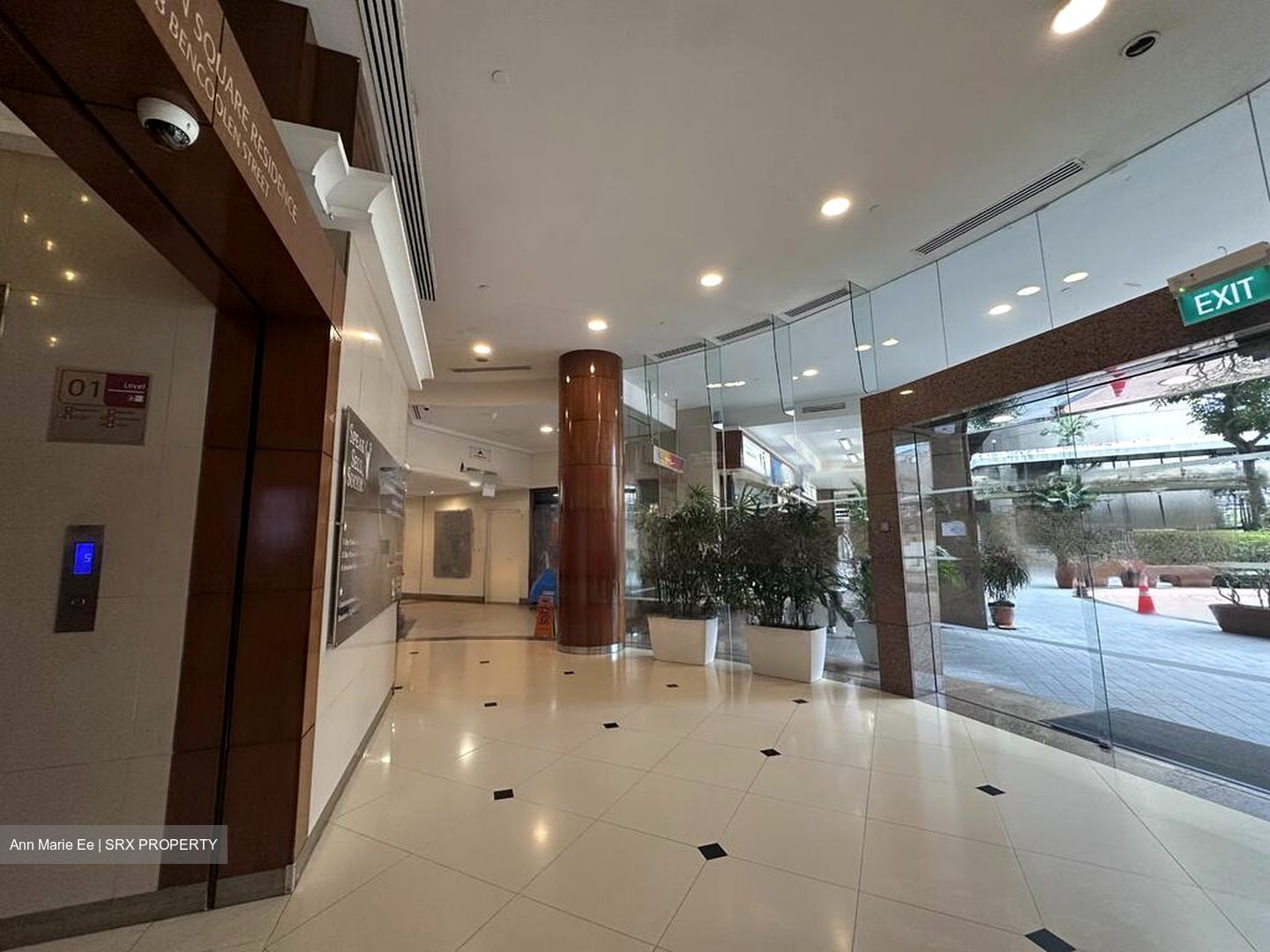Burlington Square (D7), Retail #451304771